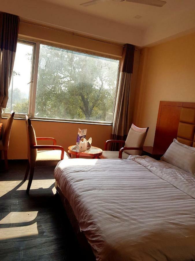 הרידוואר Hotel Blue Lagoon מראה חיצוני תמונה